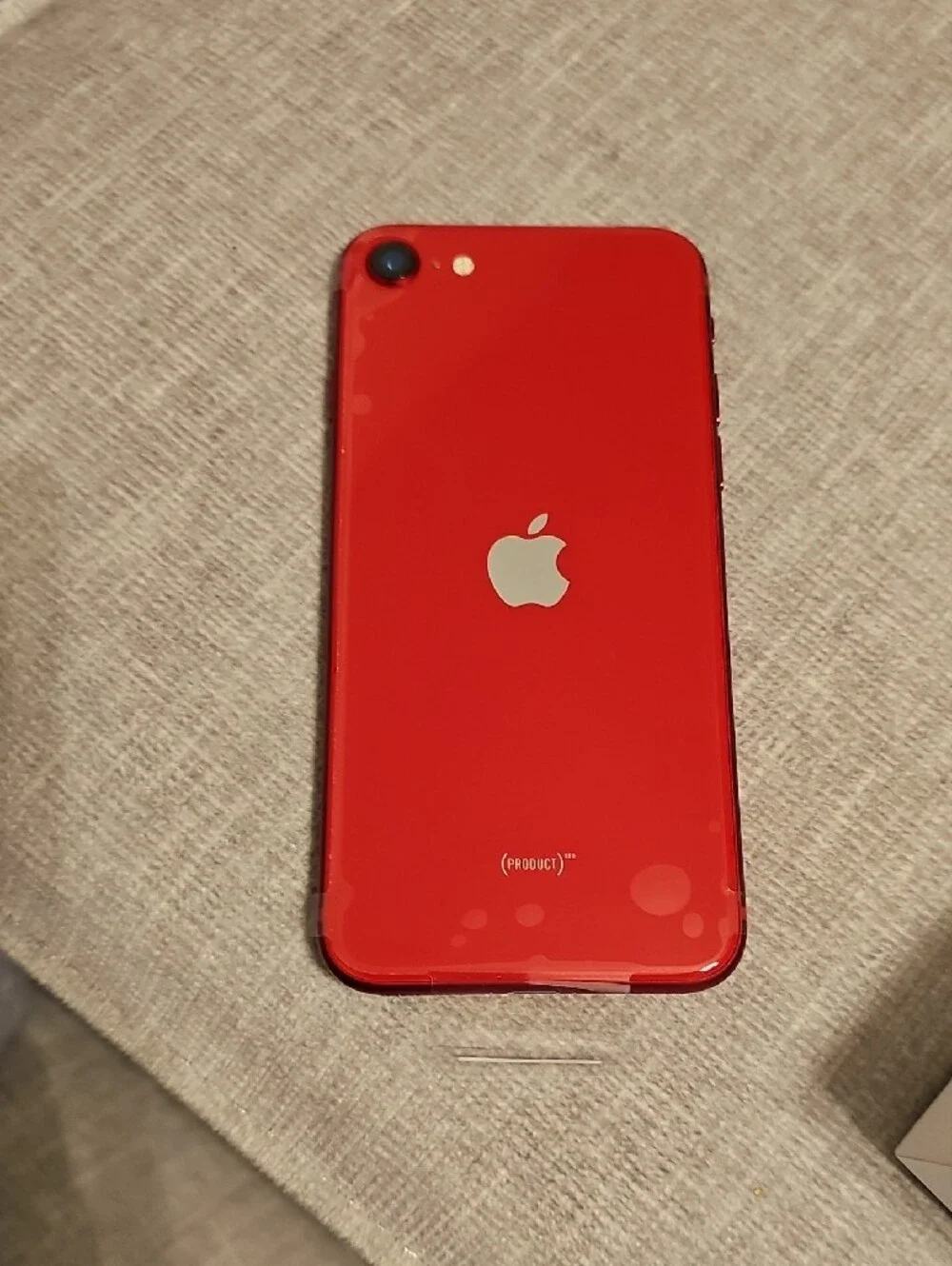 Apple iPhone SE Red with EarPods and Charger Locked